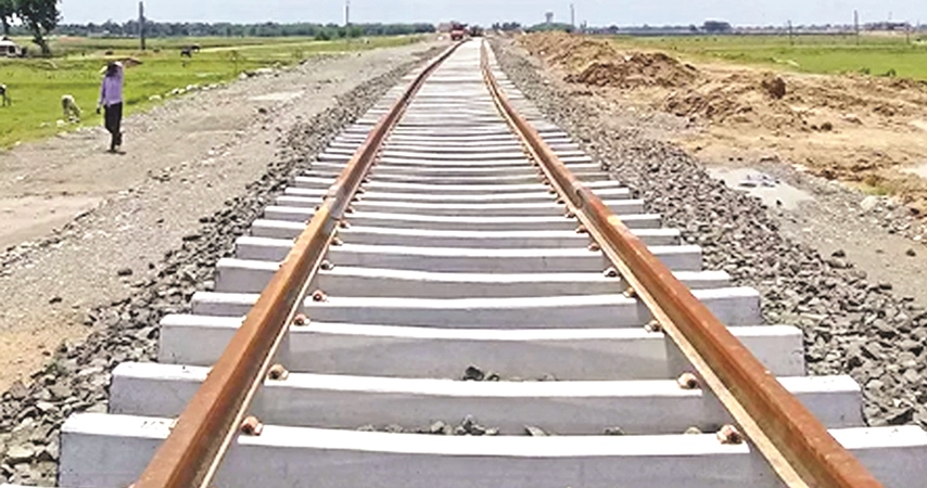 रेललाई कर्मचारी भारतबाट ल्याइँदै
