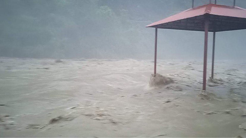 Human settlements near Karnali River at high risk of flood and landslide !