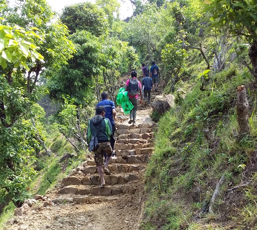 चण्डेश्वरीदेखि गोसाईस्थानसम्म पर्यटकीय पदमार्ग निर्माण शुरु