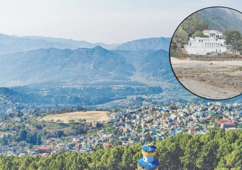 रानीमहल र श्रीनगरमा पनि बतास : स्वार्थ नमिल्दा पछि हट्यो