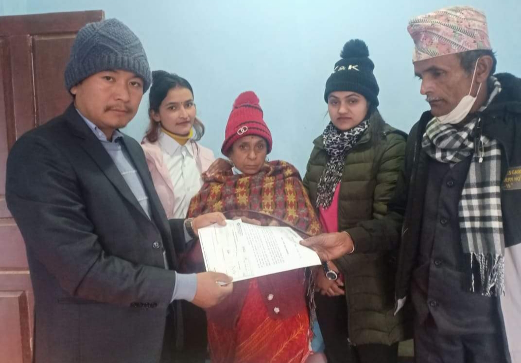 नेपाल लाइफ इन्स्योरेन्स कम्पनी उपशाखा दिक्तेलको मिलन राईद्वारा मृत्यु दाबी भुक्तानी